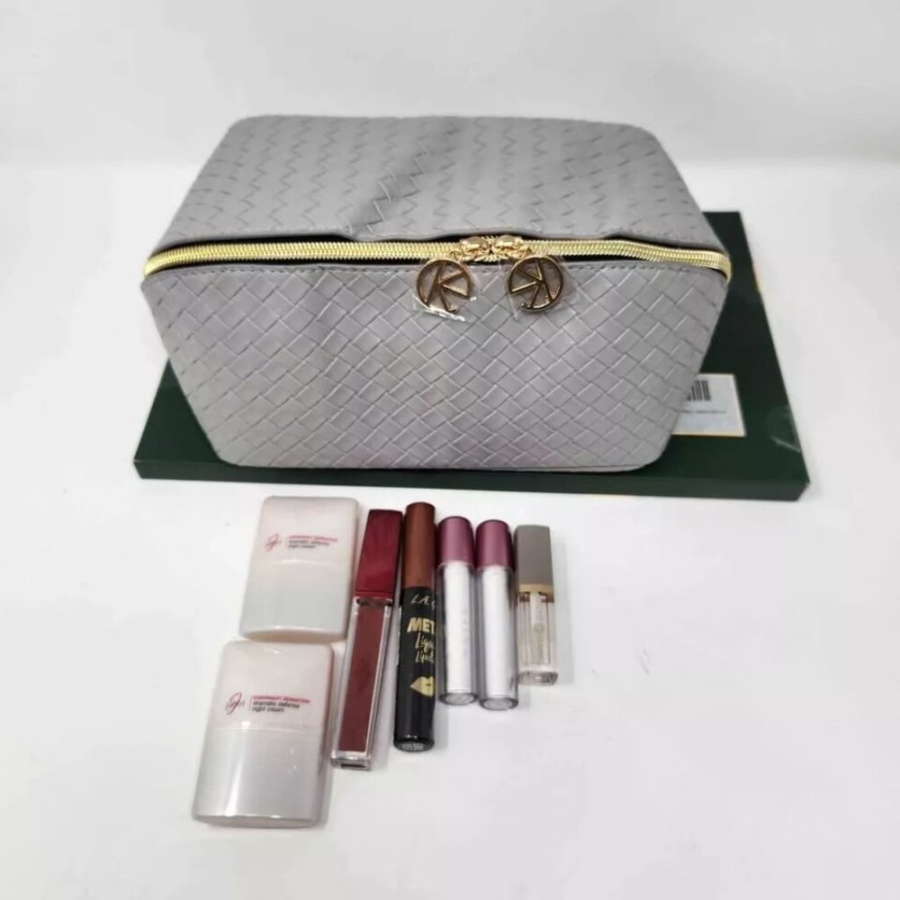 Makeup cosmetic toiletry bag gray with misc makeup pieces d3